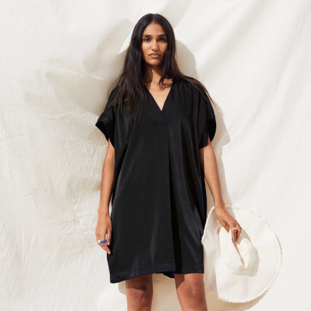 H&M Short Sleeve V Neck Dress XL